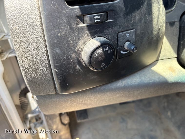 image for item EF1168 2008 Chevrolet Silverado 2500HD utility bed pickup truck