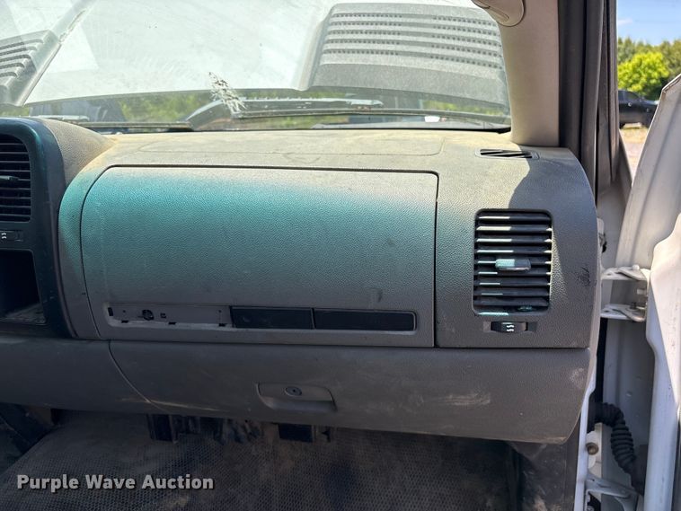 image for item EF1168 2008 Chevrolet Silverado 2500HD utility bed pickup truck