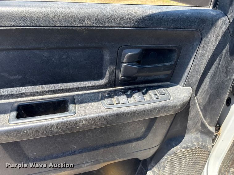 image for item EF1169 2017 RAM 5500 Crew Cab flatbed truck