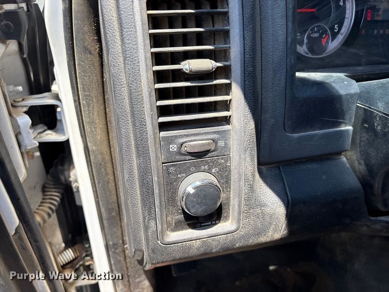 image for item EF1169 2017 RAM 5500 Crew Cab flatbed truck