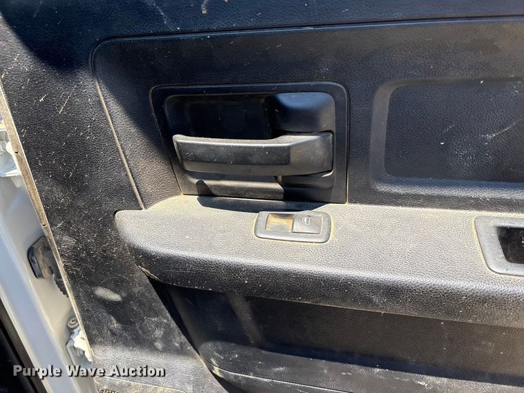 image for item EF1169 2017 RAM 5500 Crew Cab flatbed truck