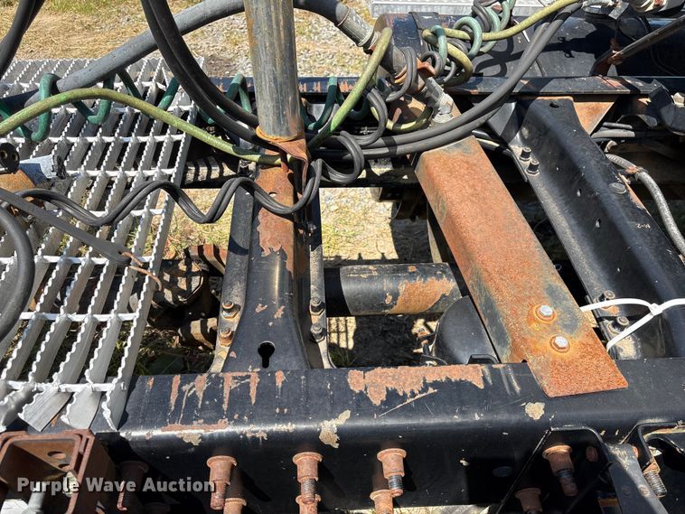 image for item EF1171 2000 Mack CH semi truck