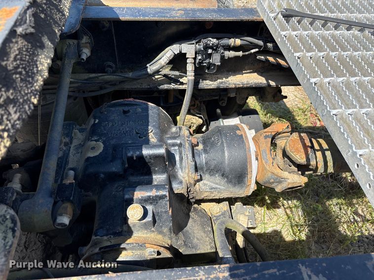 image for item EF1171 2000 Mack CH semi truck