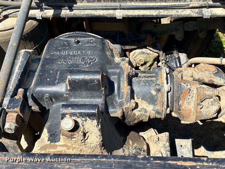 image for item EF1171 2000 Mack CH semi truck