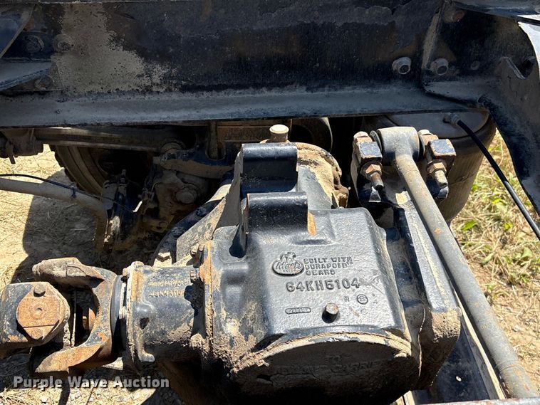 image for item EF1171 2000 Mack CH semi truck