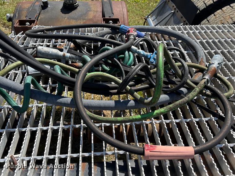 image for item EF1171 2000 Mack CH semi truck