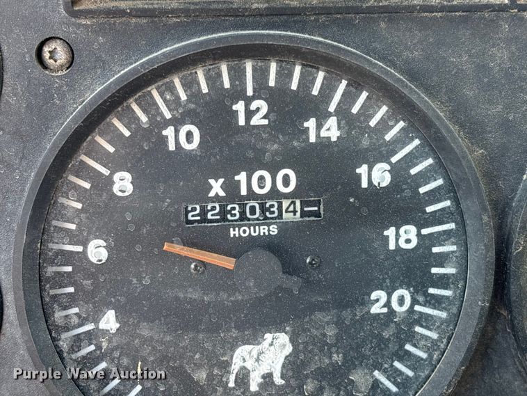 image for item EF1171 2000 Mack CH semi truck