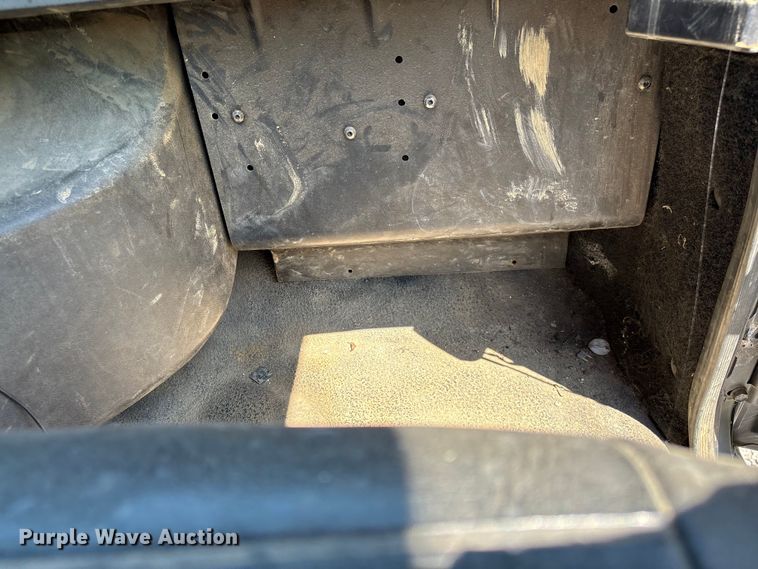 image for item EF1171 2000 Mack CH semi truck