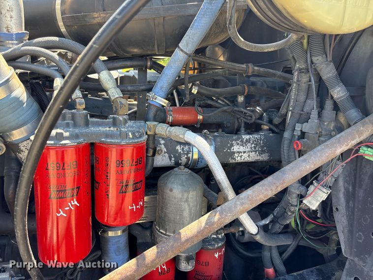 image for item EF1171 2000 Mack CH semi truck