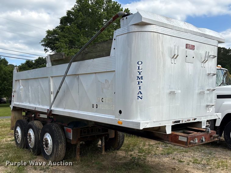 image for item EF1172 1996 Heil end dump trailer