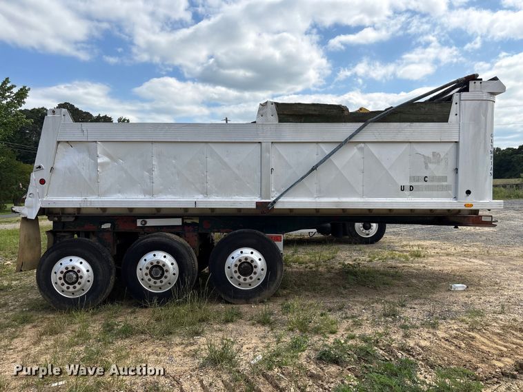 image for item EF1172 1996 Heil end dump trailer