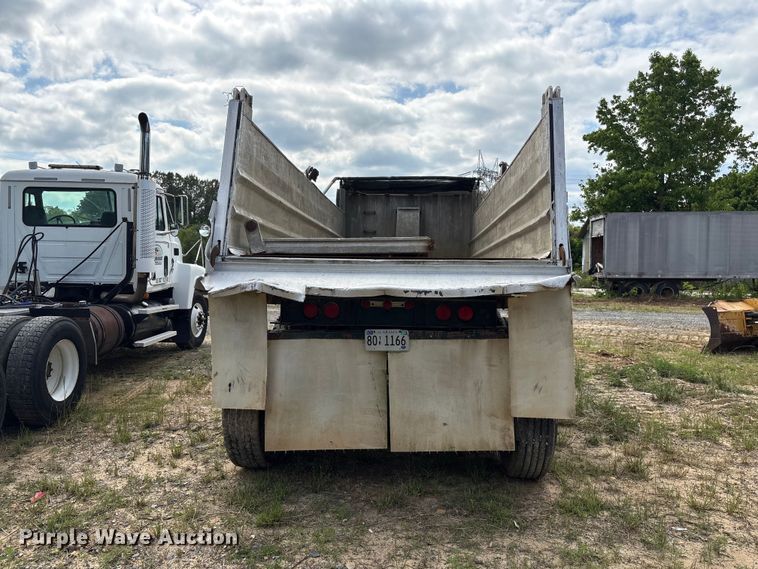 image for item EF1172 1996 Heil end dump trailer