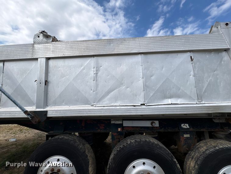 image for item EF1172 1996 Heil end dump trailer