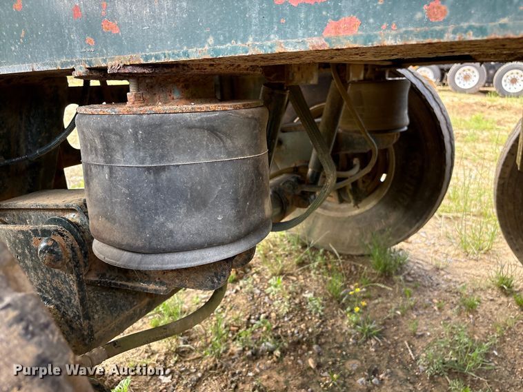 image for item EF1172 1996 Heil end dump trailer
