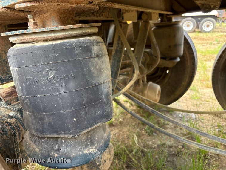 image for item EF1172 1996 Heil end dump trailer