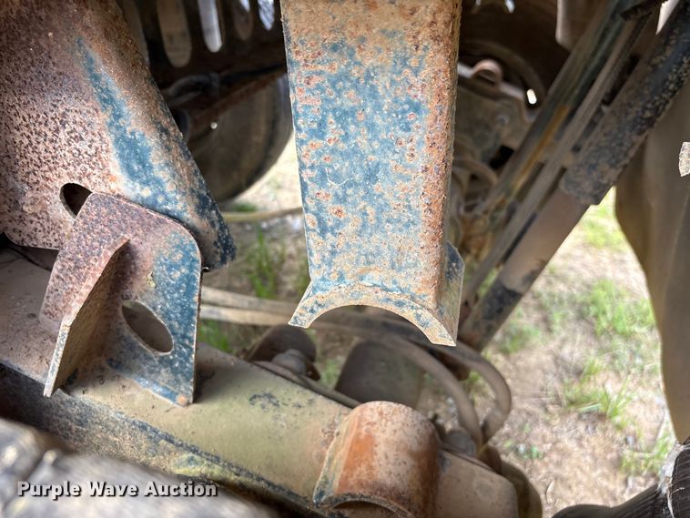 image for item EF1172 1996 Heil end dump trailer