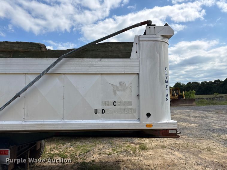 image for item EF1172 1996 Heil end dump trailer
