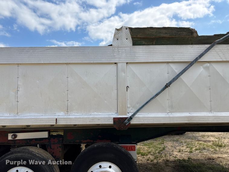 image for item EF1172 1996 Heil end dump trailer