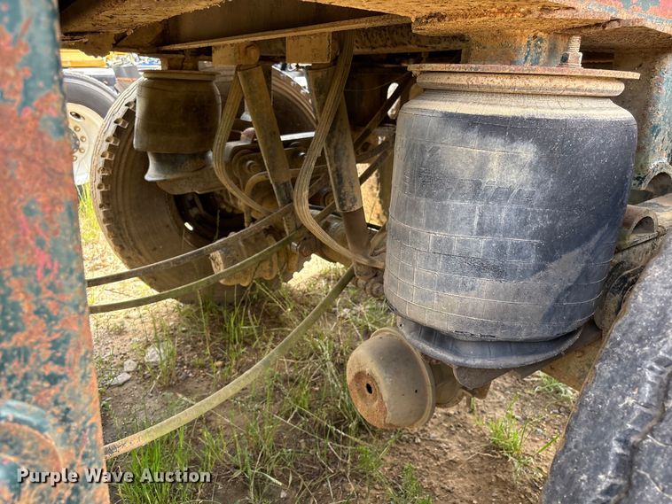 image for item EF1172 1996 Heil end dump trailer