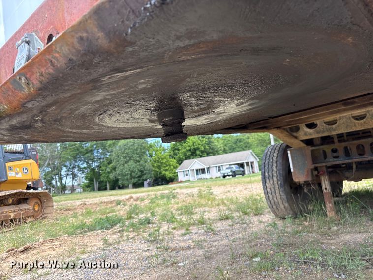 image for item EF1172 1996 Heil end dump trailer