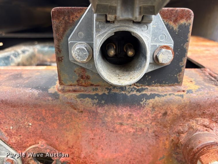 image for item EF1172 1996 Heil end dump trailer