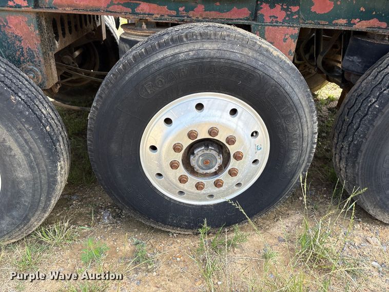 image for item EF1172 1996 Heil end dump trailer