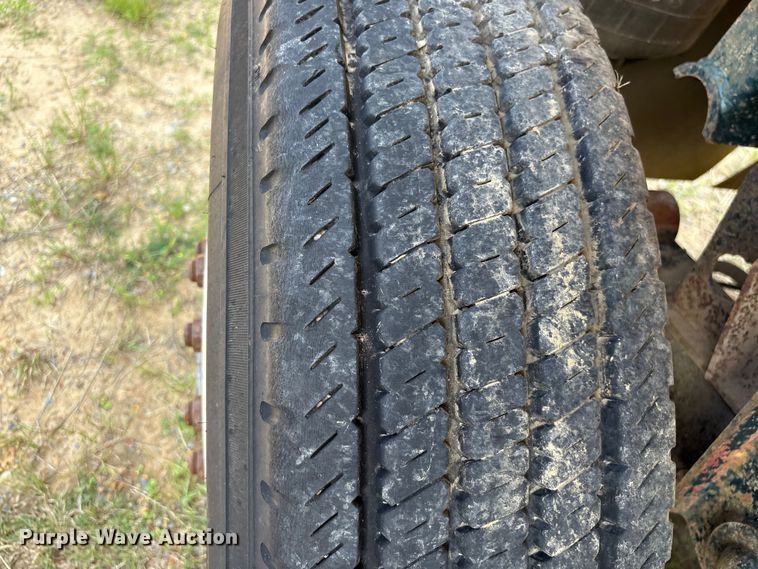 image for item EF1172 1996 Heil end dump trailer