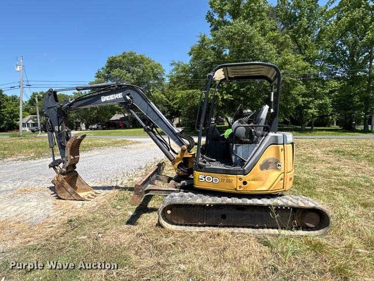 image for item EF1173 2008 John Deere 50D mini excavator