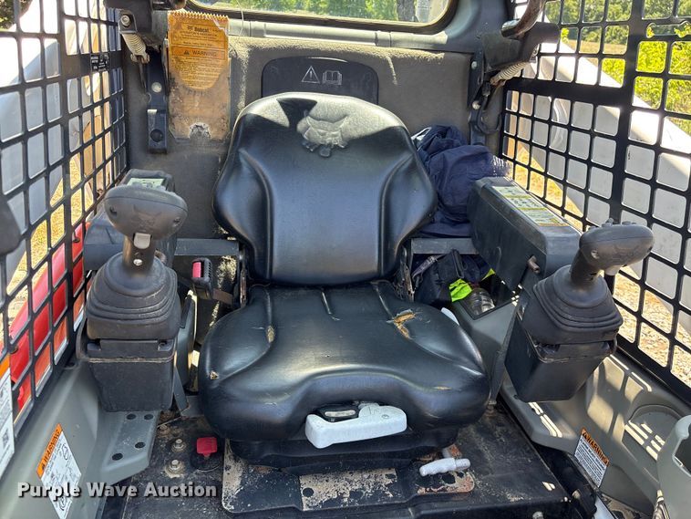 image for item EF1174 2018 Bobcat T650 tracked skid steer loader
