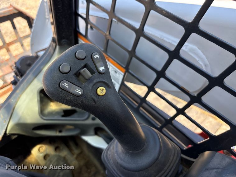 image for item EF1174 2018 Bobcat T650 tracked skid steer loader