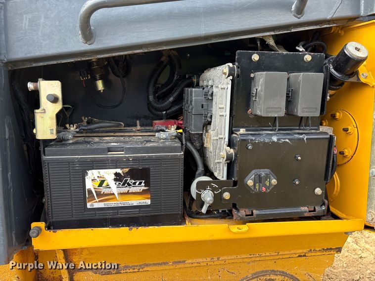image for item EF1176 2012 John Deere 650K LGP dozer