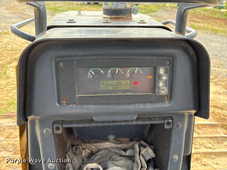 image for item EF1176 2012 John Deere 650K LGP dozer