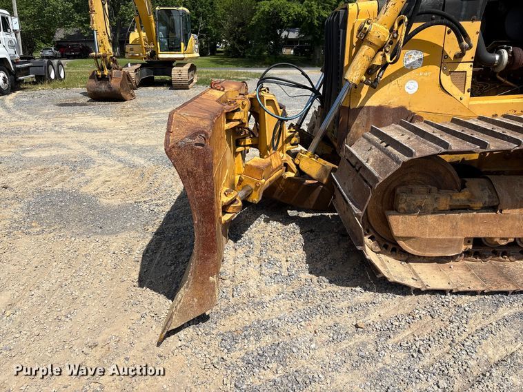 image for item EF1177 John Deere 750C dozer
