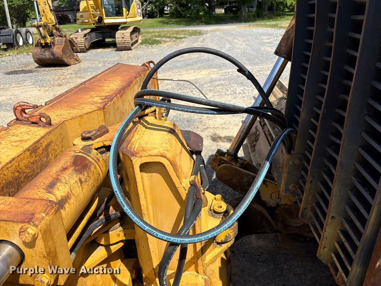 image for item EF1177 John Deere 750C dozer