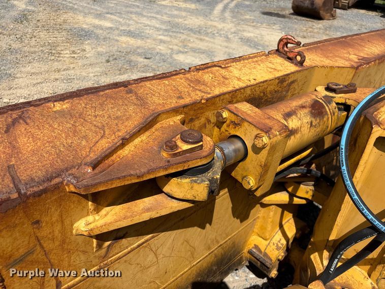 image for item EF1177 John Deere 750C dozer