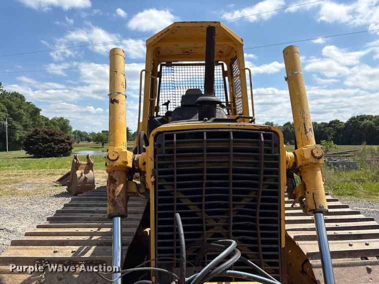 image for item EF1177 John Deere 750C dozer