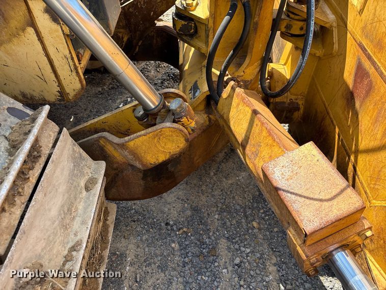 image for item EF1177 John Deere 750C dozer