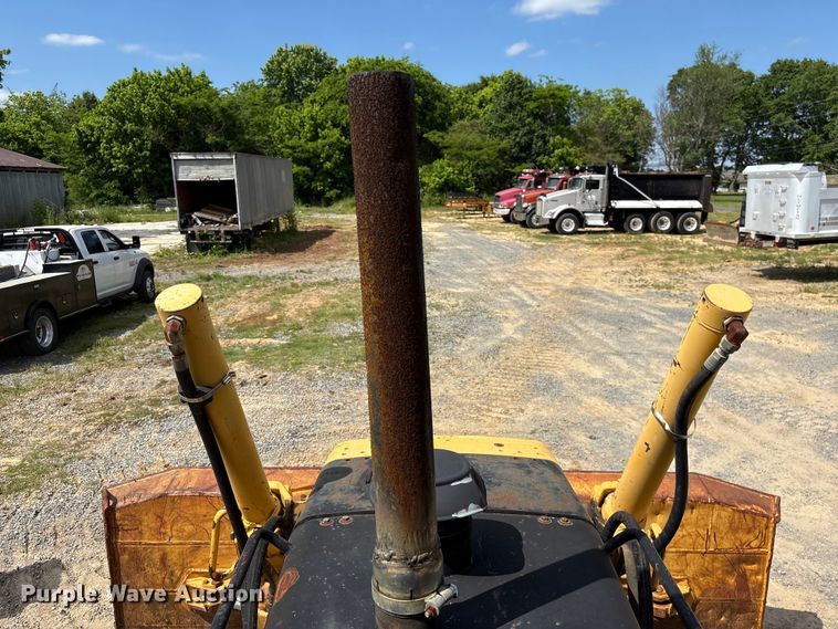 image for item EF1177 John Deere 750C dozer