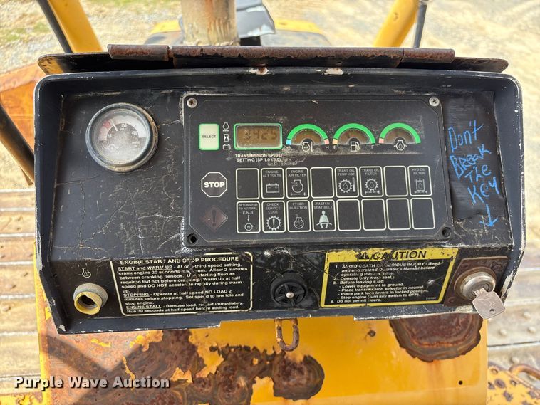 image for item EF1177 John Deere 750C dozer