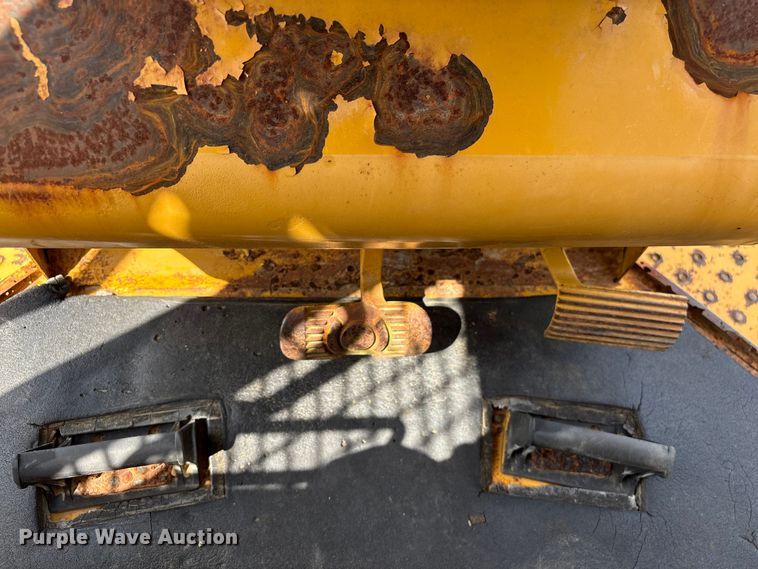 image for item EF1177 John Deere 750C dozer
