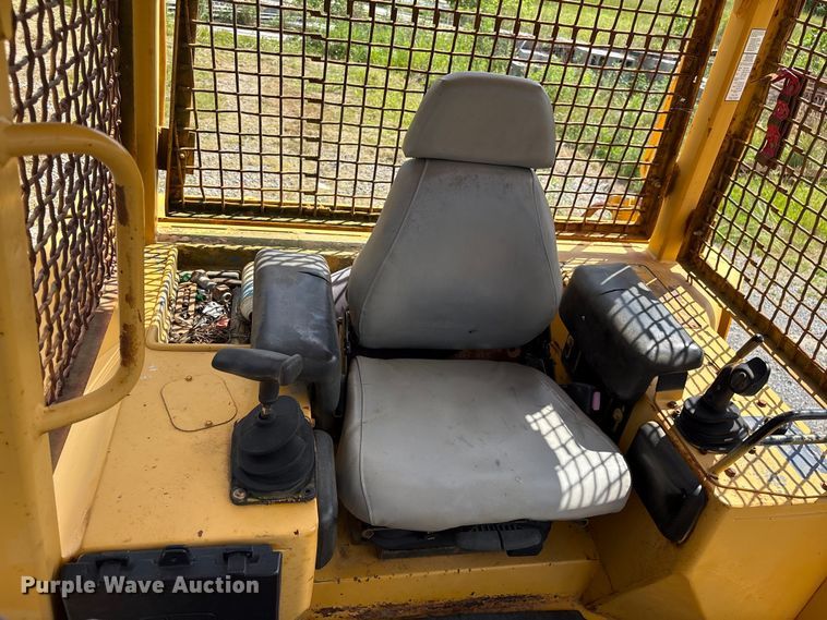 image for item EF1177 John Deere 750C dozer