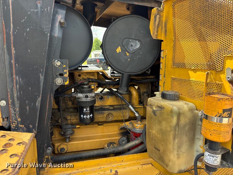 image for item EF1177 John Deere 750C dozer