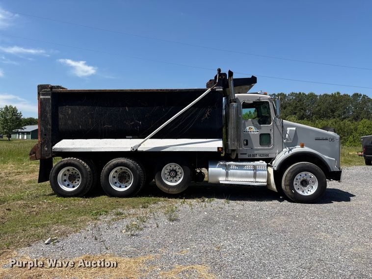 image for item EF1178 2007 Kenworth T800 dump truck