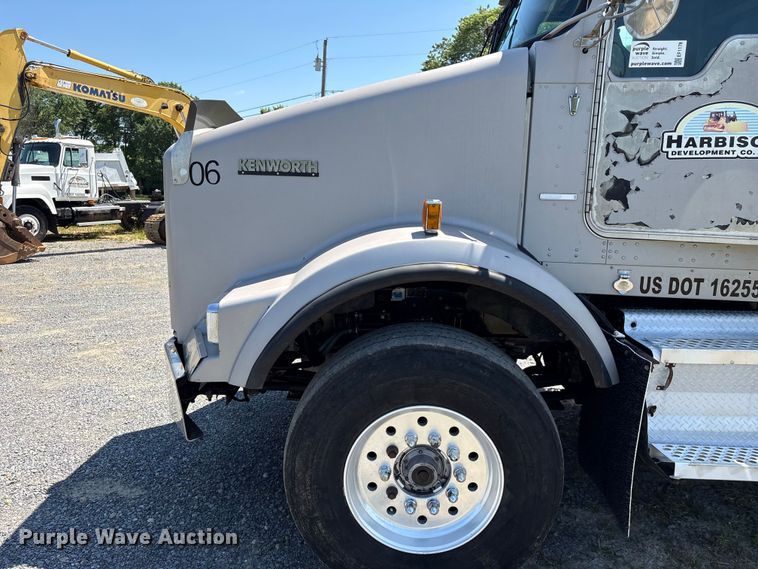 image for item EF1178 2007 Kenworth T800 dump truck