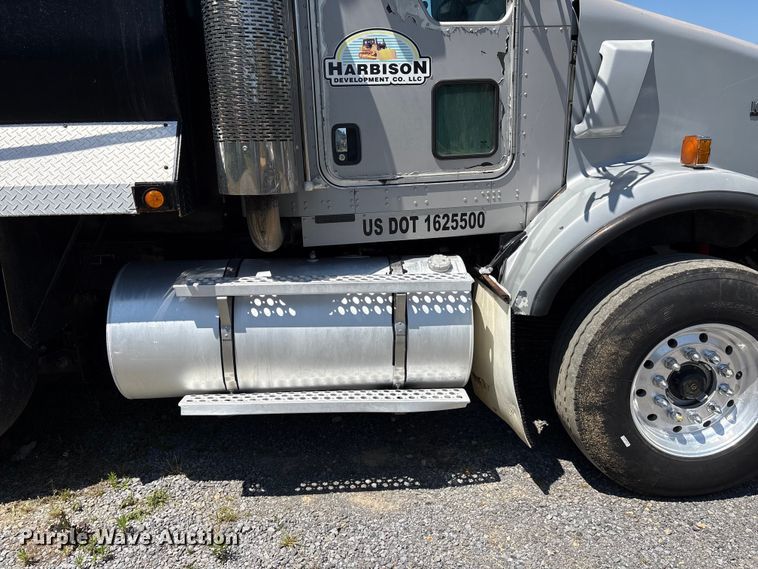 image for item EF1178 2007 Kenworth T800 dump truck