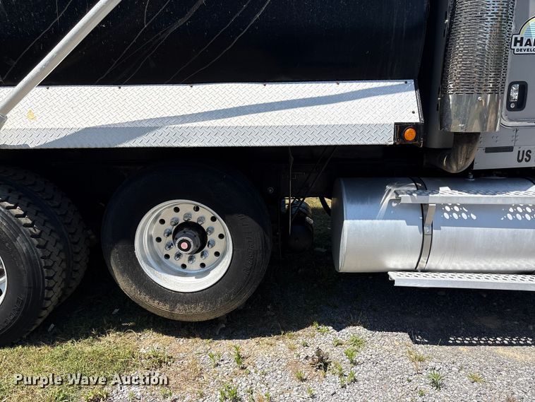image for item EF1178 2007 Kenworth T800 dump truck