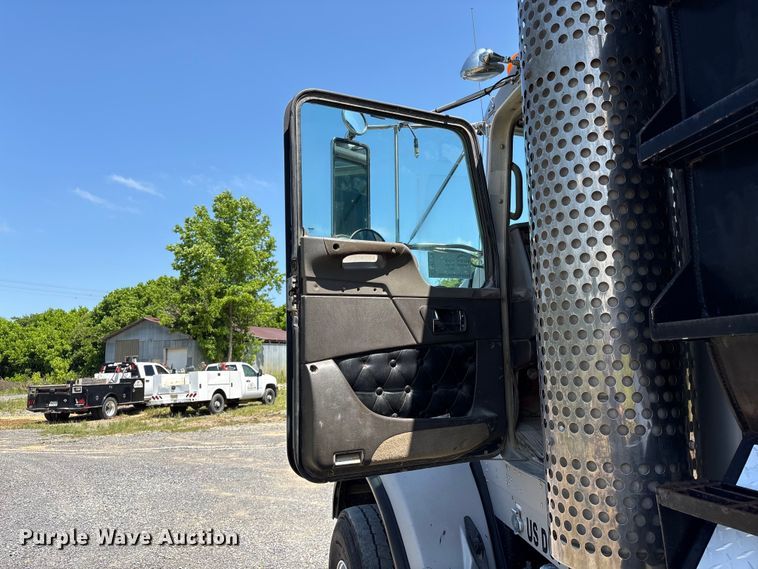image for item EF1178 2007 Kenworth T800 dump truck