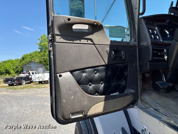image for item EF1178 2007 Kenworth T800 dump truck