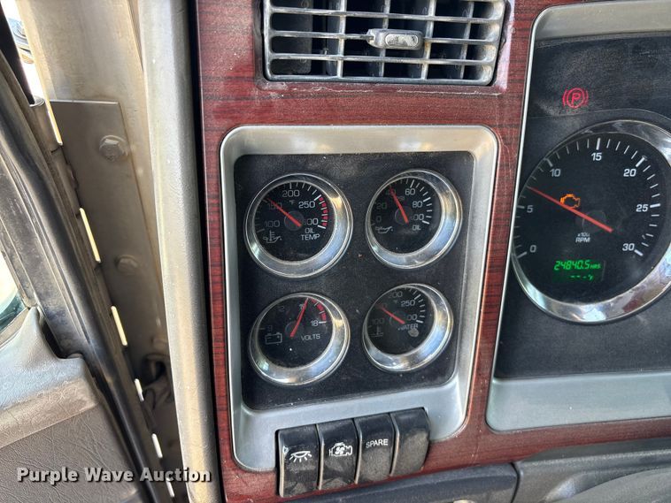 image for item EF1178 2007 Kenworth T800 dump truck