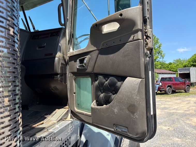 image for item EF1178 2007 Kenworth T800 dump truck
